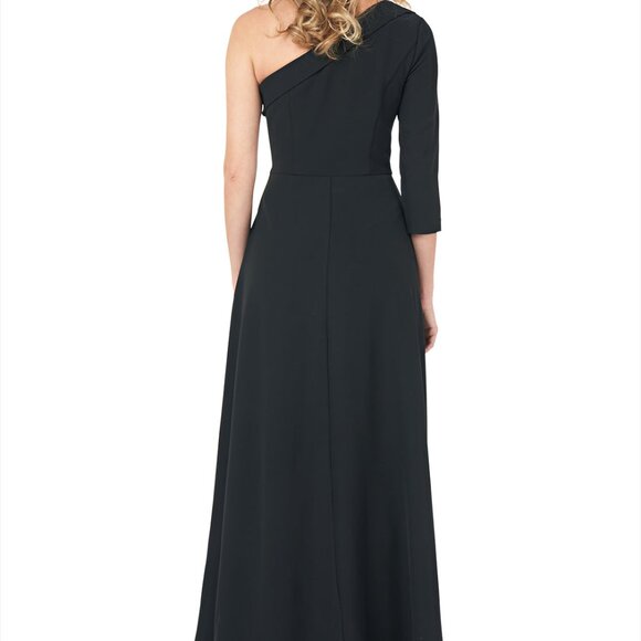 Kay Unger Crepe Walk Thru Jumpsuit – Modern Elegance with an Edge - Picture 3 of 7